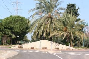 למכירה וילה 6 חדרים 260 מ